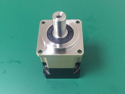 當(dāng)精密行星減速機(jī)遇到膠合難題怎么辦呢？莫慌