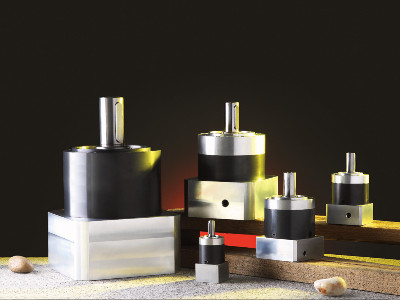 行星減速機設(shè)備中的電機和斜齒輪減速機的操作規(guī)范和維護注意事項